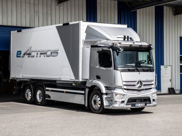 Mercedes-Benz presenta el eActros, el primer camión eléctrico de producción en serie de la compañía